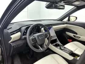 Lexus LBX (2024) thumbnail 34