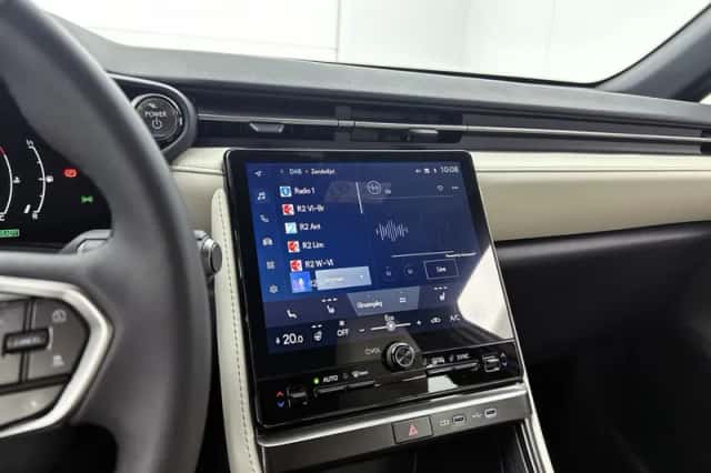 Lexus LBX (2024) thumbnail 7