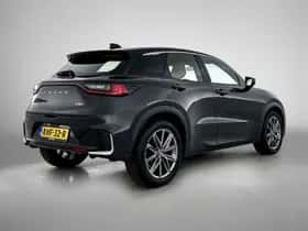 Lexus LBX (2024) thumbnail 2