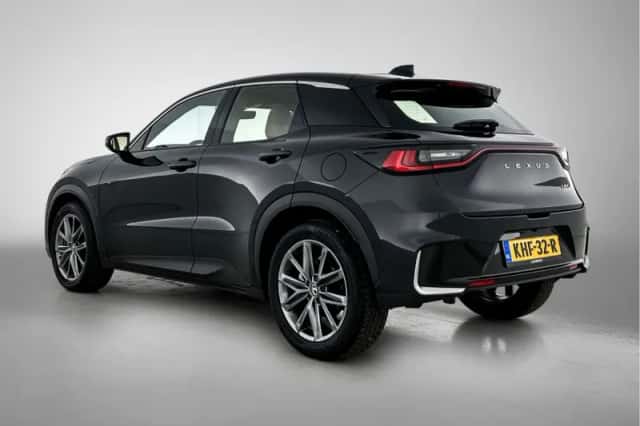 Lexus LBX (2024) thumbnail 13