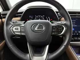 Lexus LBX (2024) thumbnail 17