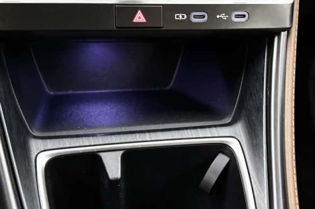 Lexus LBX (2024) thumbnail 22
