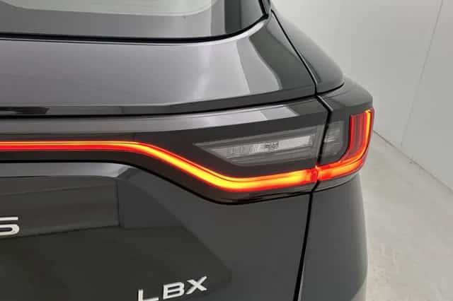 Lexus LBX (2024) thumbnail 29