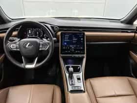 Lexus LBX (2024) thumbnail 4