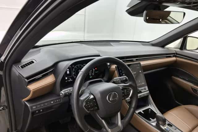 Lexus LBX (2024) thumbnail 31