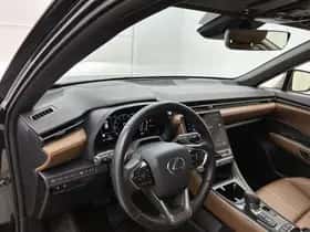 Lexus LBX (2024) thumbnail 31