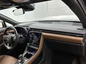 Lexus LBX (2024) thumbnail 6