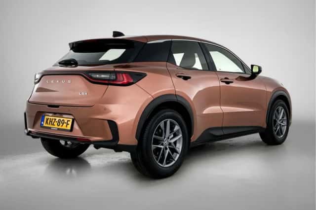 Lexus LBX (2025) thumbnail 2