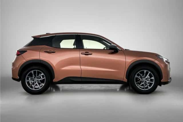 Lexus LBX (2025) thumbnail 11