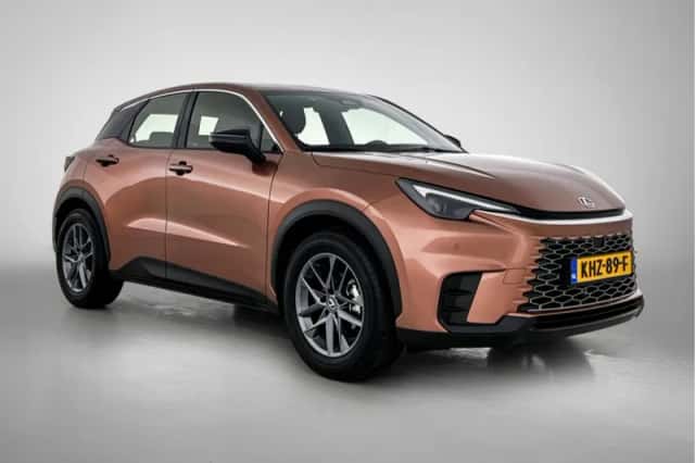 Lexus LBX (2025) thumbnail 12