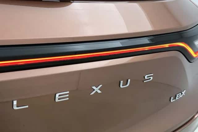 Lexus LBX (2025) thumbnail 19