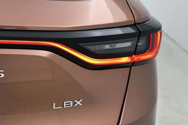 Lexus LBX (2025) thumbnail 31