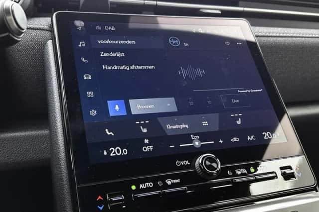 Lexus LBX (2025) thumbnail 7