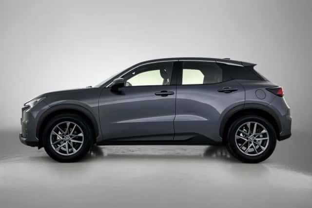 Lexus LBX (2025) thumbnail 3