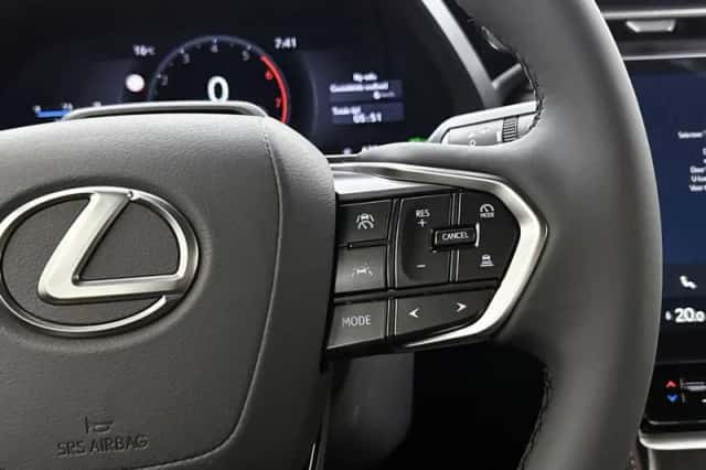 Lexus LBX (2026) thumbnail 14