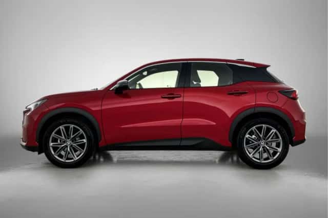 Lexus LBX (2026) thumbnail 3