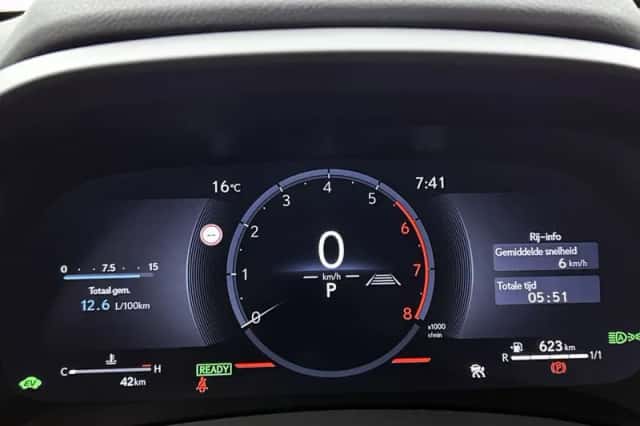 Lexus LBX (2026) thumbnail 5