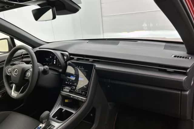Lexus LBX (2026) thumbnail 6