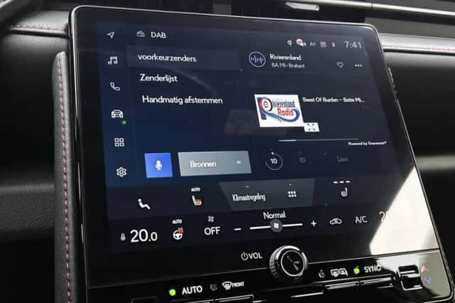 Lexus LBX (2026) thumbnail 7