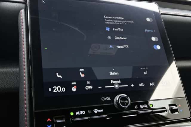 Lexus LBX (2026) thumbnail 9
