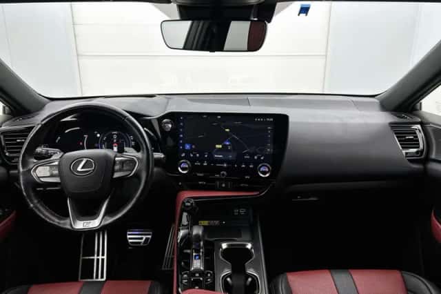 Lexus NX (2022) thumbnail 5