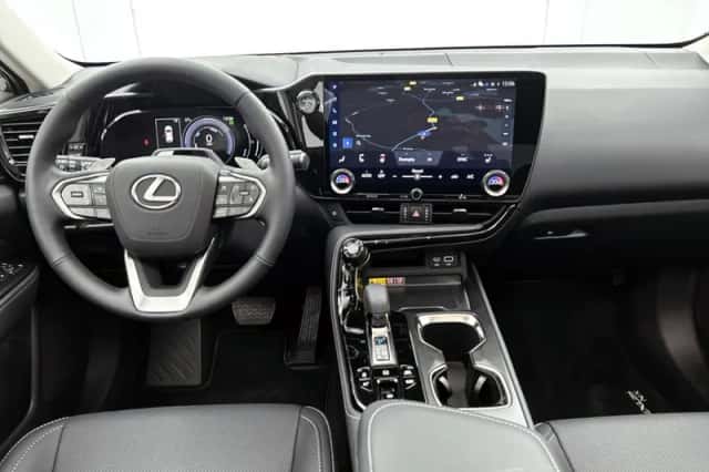 Lexus NX (2026) thumbnail 5