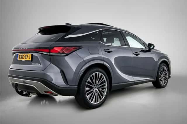 Lexus RX (2023) thumbnail 2