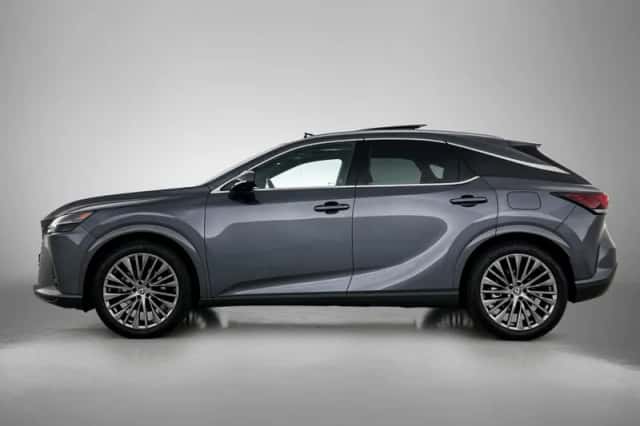Lexus RX (2023) thumbnail 3