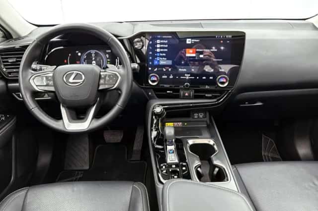 Lexus NX (2023) thumbnail 5