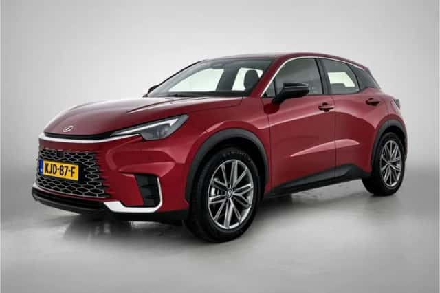 Lexus LBX (2026) thumbnail 1