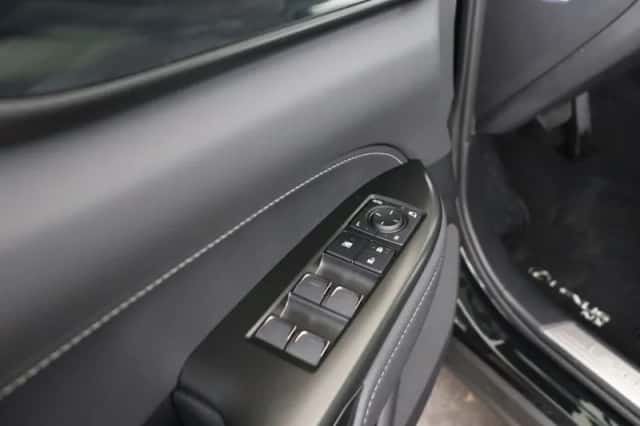 Lexus NX (2026) thumbnail 9