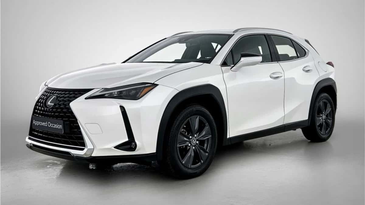 Lexus UX (2024) — foto 1