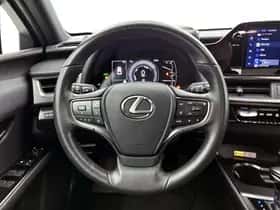 Lexus UX (2024) thumbnail 17