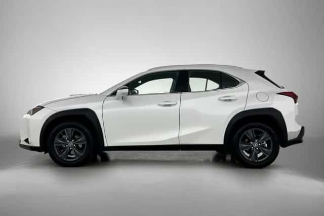 Lexus UX (2024) thumbnail 3