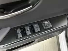 Lexus UX (2024) thumbnail 21