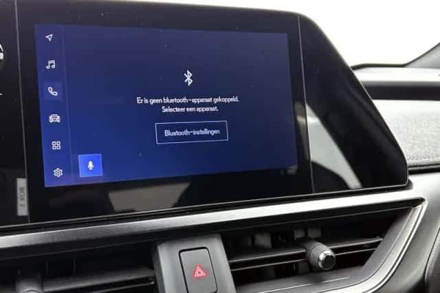 Lexus UX (2024) thumbnail 28