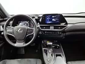 Lexus UX (2024) thumbnail 4