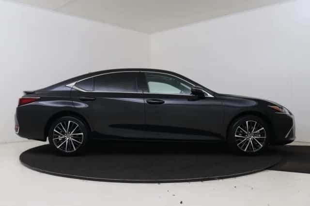 Lexus ES (2025) thumbnail 14