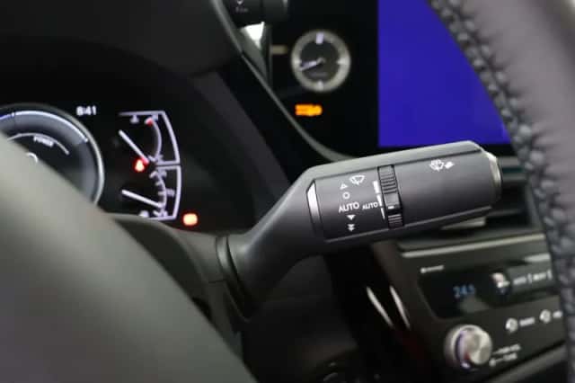 Lexus ES (2025) thumbnail 21