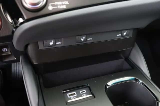 Lexus ES (2025) thumbnail 30