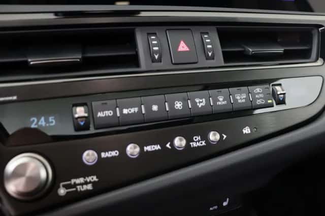 Lexus ES (2025) thumbnail 31