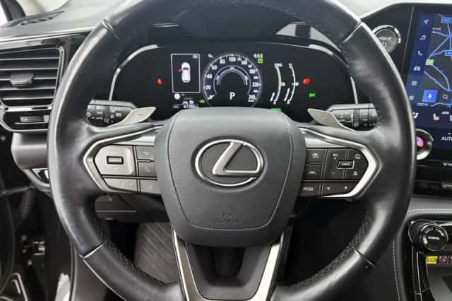 Lexus NX (2022) thumbnail 17