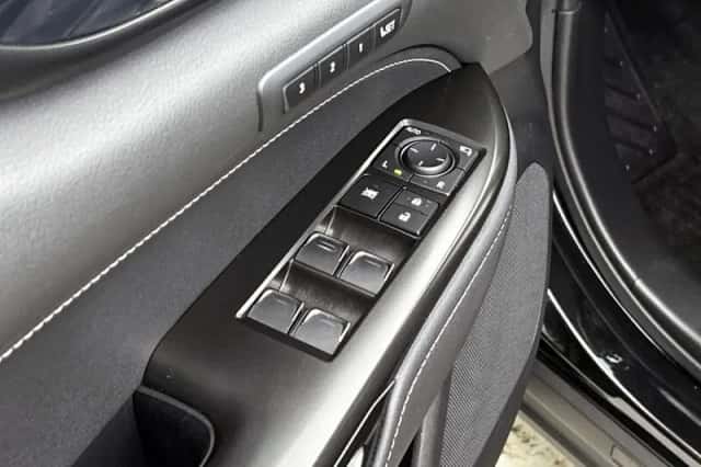 Lexus NX (2022) thumbnail 21
