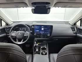Lexus NX (2022) thumbnail 4