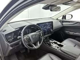 Lexus NX (2022) thumbnail 33