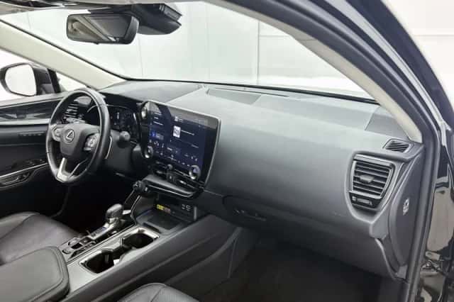 Lexus NX (2022) thumbnail 6