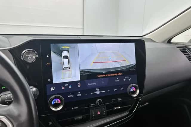 Lexus NX (2022) thumbnail 8