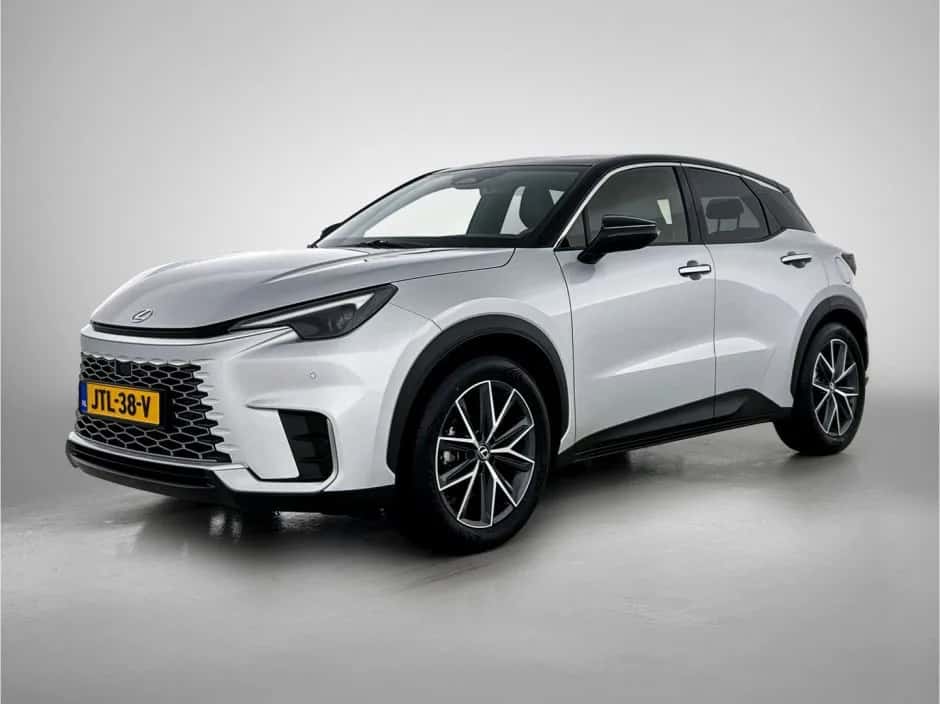 Lexus LBX (2024) — foto 1