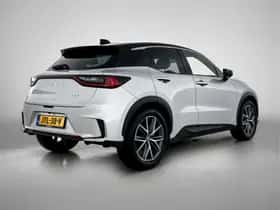 Lexus LBX (2024) thumbnail 2