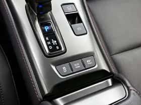 Lexus LBX (2024) thumbnail 25